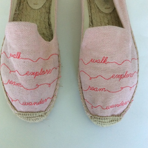 Soludos Walk This Way Espadrille Shoes Womens 8 Pink Slip On Graphic Text Wander - Picture 6 of 12